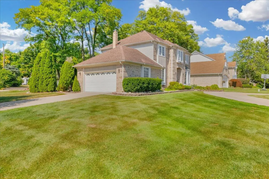 22253 Sheffield Court Farmington Hills City MI 48335