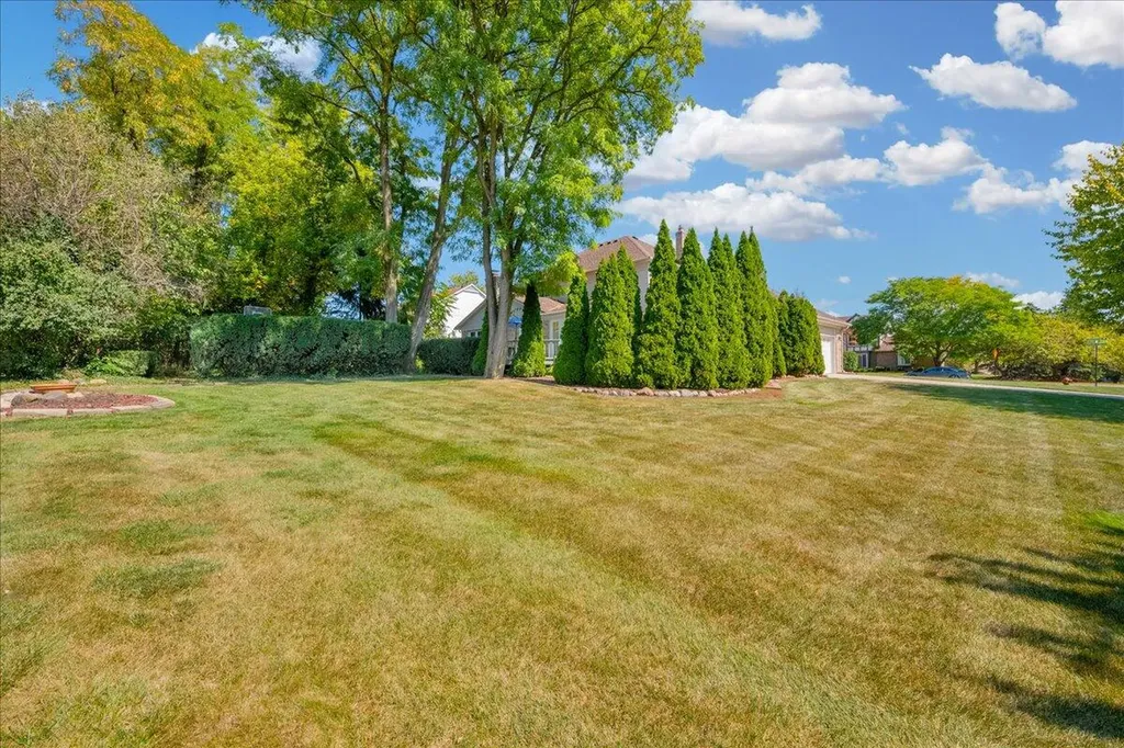 22253 Sheffield Court Farmington Hills City MI 48335