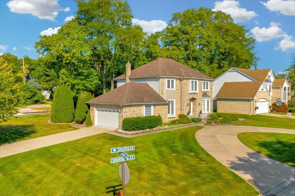 22253 Sheffield Court Farmington Hills City MI 48335