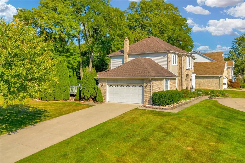 22253 Sheffield Court Farmington Hills City MI 48335
