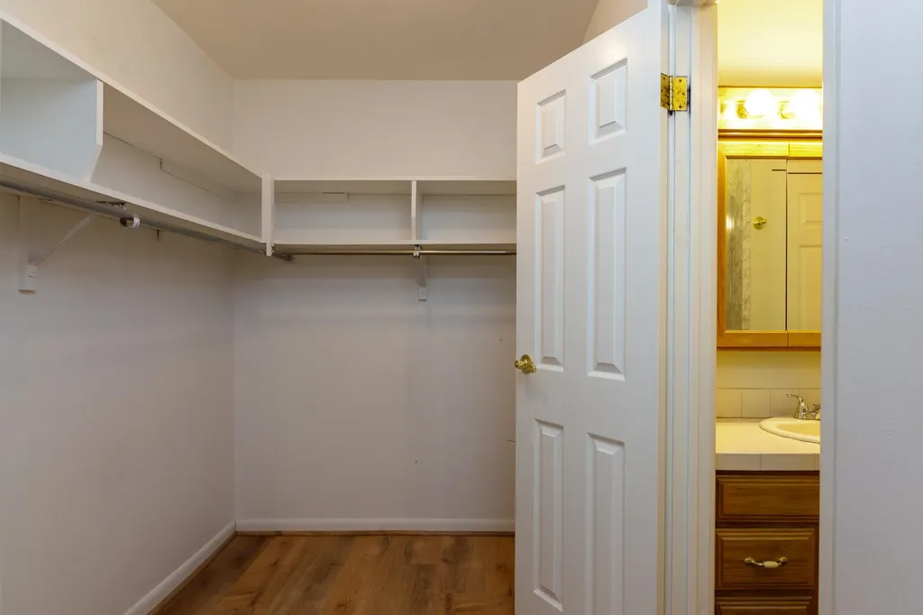 873 Cliffs Drive Ypsilanti Charter Township MI 48198