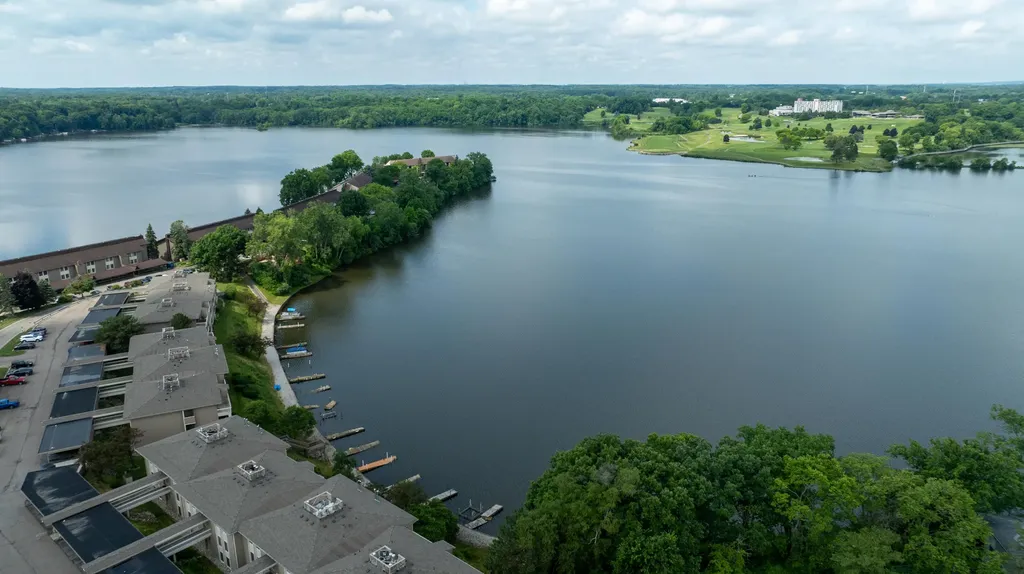 873 Cliffs Drive Ypsilanti Charter Township MI 48198