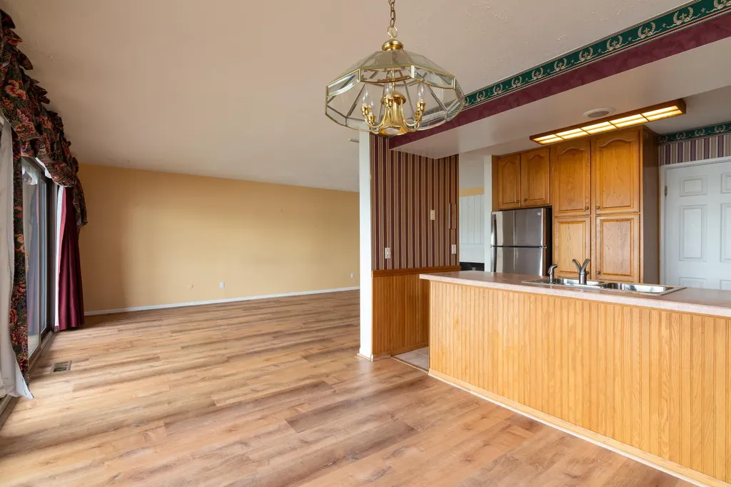 873 Cliffs Drive Ypsilanti Charter Township MI 48198