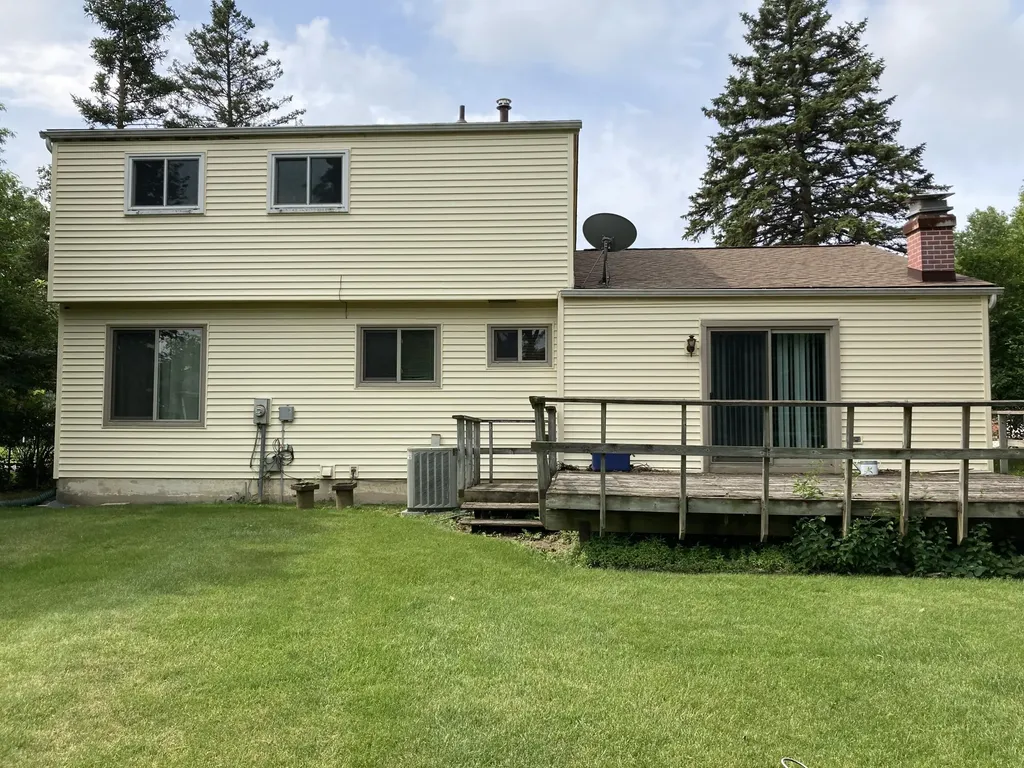 1685 Sheffield Drive Superior Charter Township MI 48198