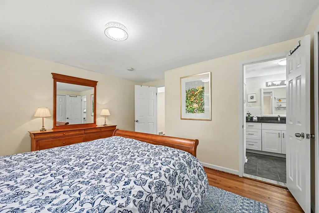 32450 Chesterbrook Street Farmington Hills City MI 48334
