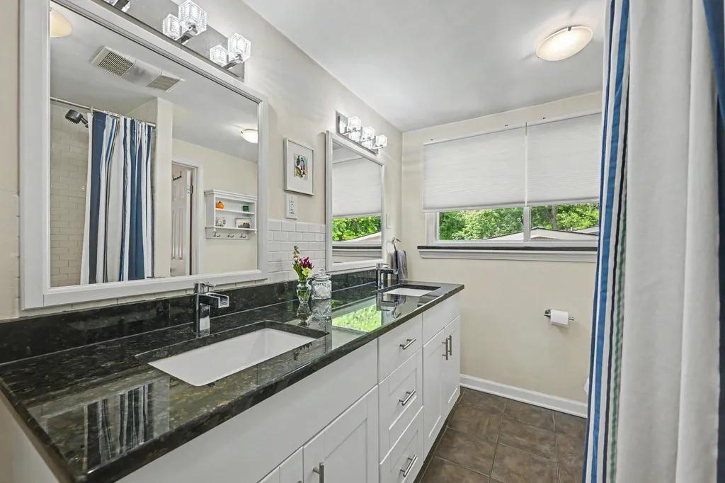 32450 Chesterbrook Street Farmington Hills City MI 48334