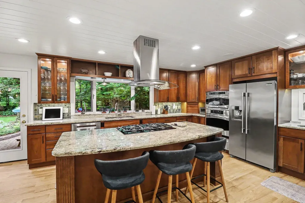 2411 Londonderry Road Ann Arbor City MI 48104