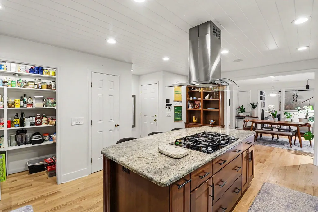 2411 Londonderry Road Ann Arbor City MI 48104