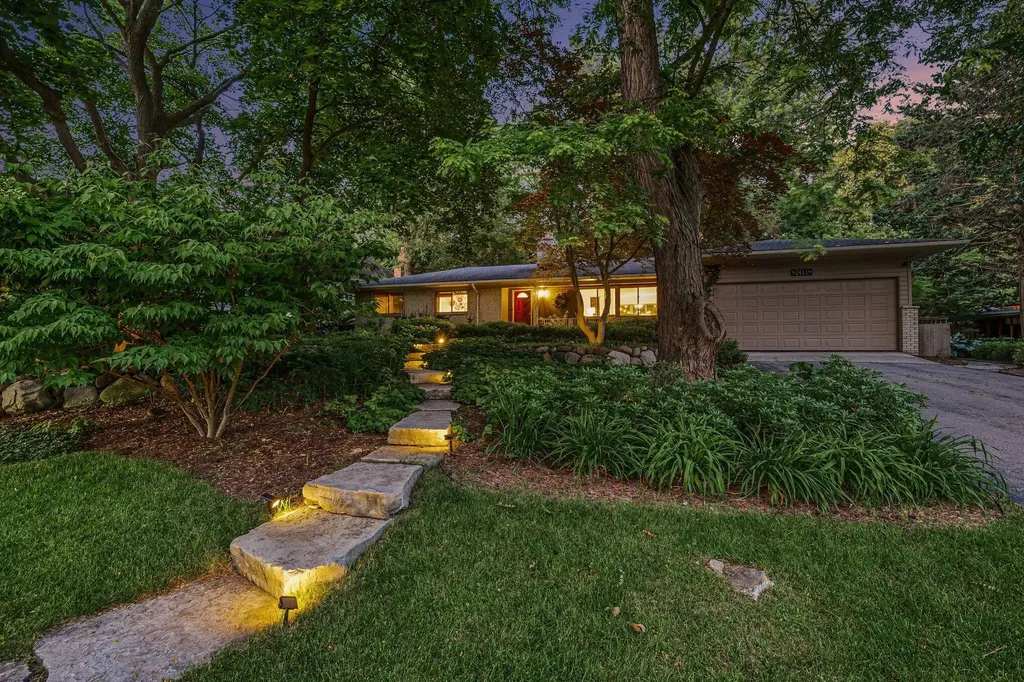 2411 Londonderry Road Ann Arbor City MI 48104
