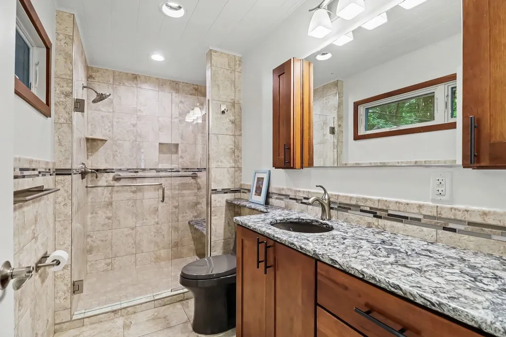 2411 Londonderry Road Ann Arbor City MI 48104