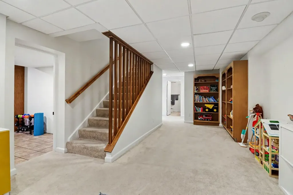 2411 Londonderry Road Ann Arbor City MI 48104
