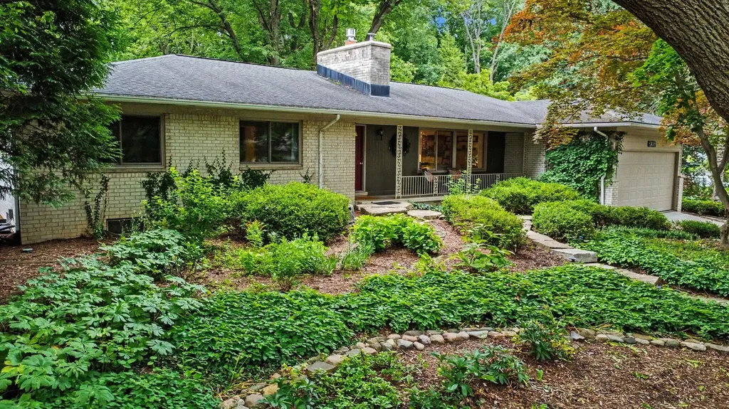 2411 Londonderry Road Ann Arbor City MI 48104