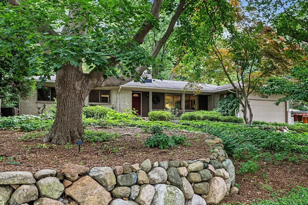 2411 Londonderry Road Ann Arbor City MI 48104
