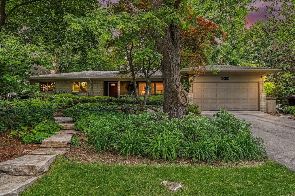 2411 Londonderry Road Ann Arbor City MI 48104