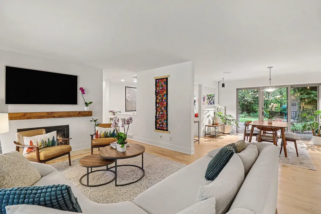 2411 Londonderry Road Ann Arbor City MI 48104