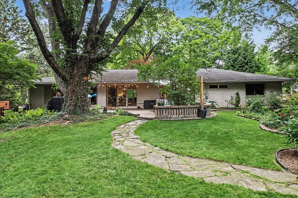 2411 Londonderry Road Ann Arbor City MI 48104