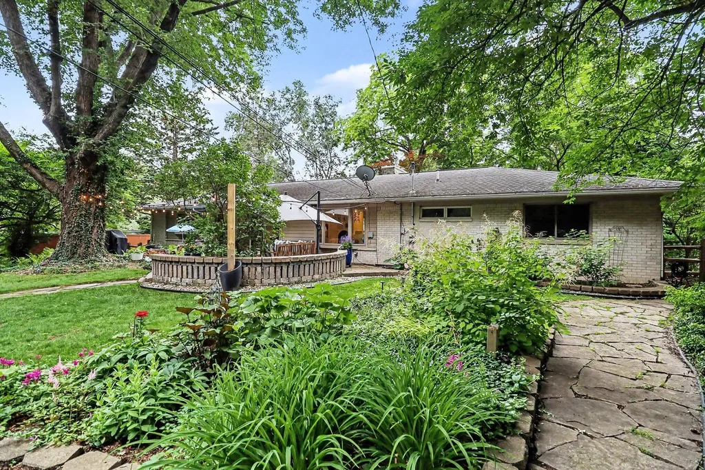 2411 Londonderry Road Ann Arbor City MI 48104