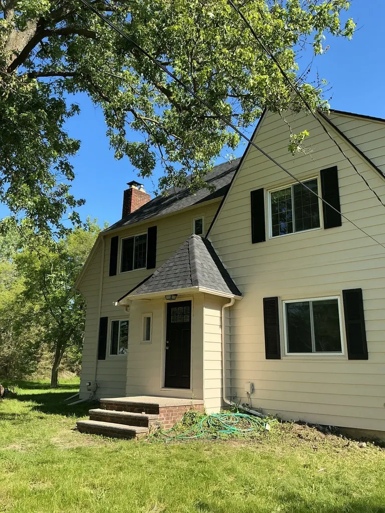 6277 Corunna Road Flint Charter Township MI 48532
