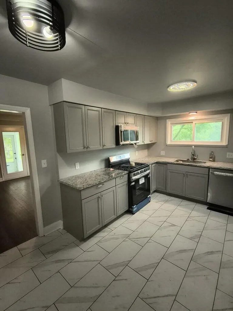 6277 Corunna Road Flint Charter Township MI 48532