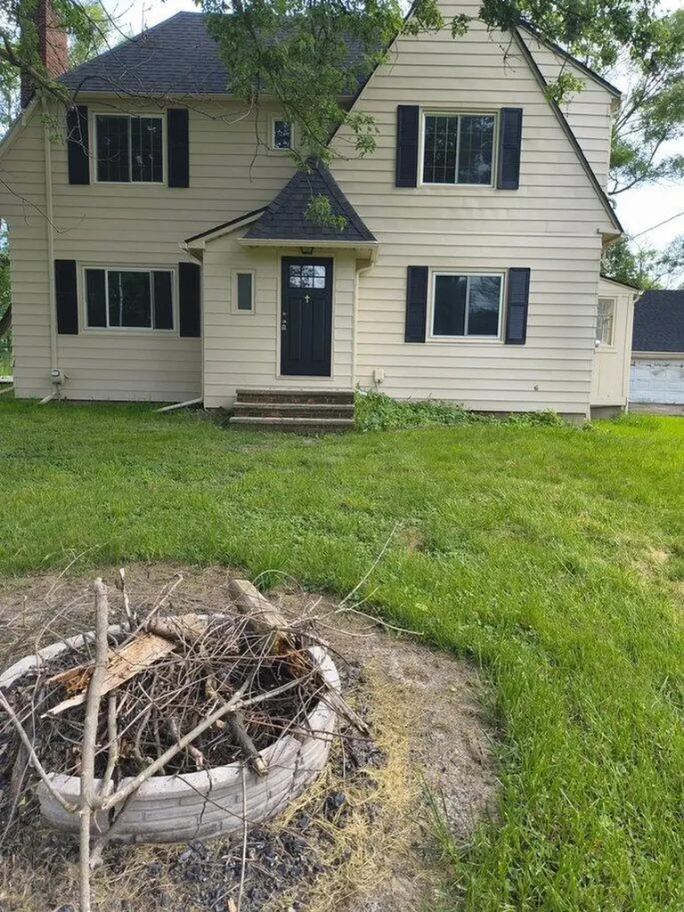 6277 Corunna Road Flint Charter Township MI 48532