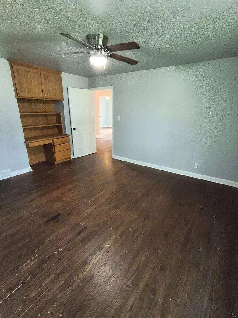 6277 Corunna Road Flint Charter Township MI 48532