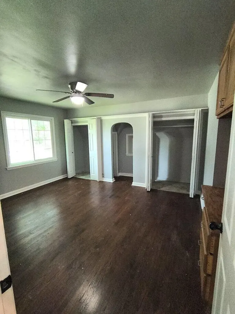 6277 Corunna Road Flint Charter Township MI 48532