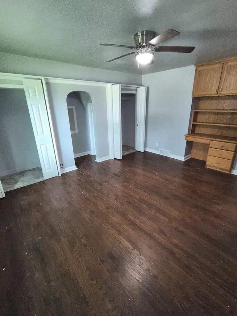 6277 Corunna Road Flint Charter Township MI 48532