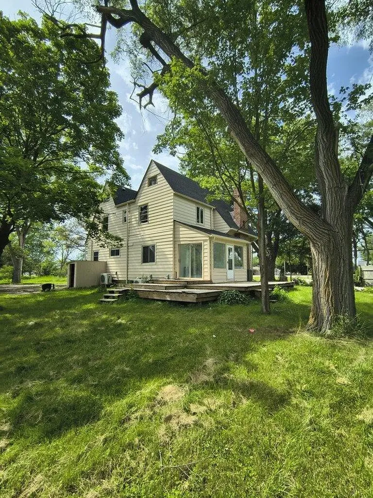 6277 Corunna Road Flint Charter Township MI 48532