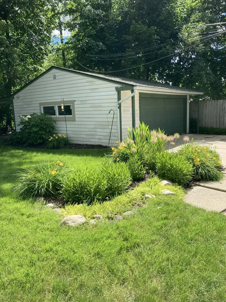 2417 N Circle Drive Ann Arbor City MI 48103