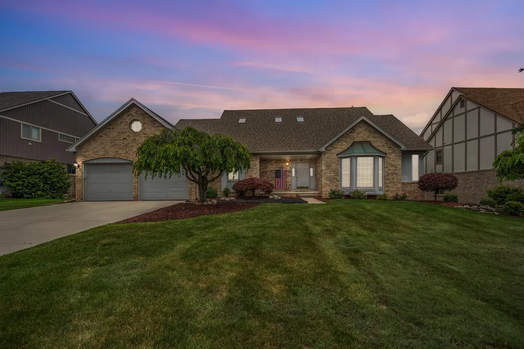 37120 Turnburry Drive Livonia City MI 48152