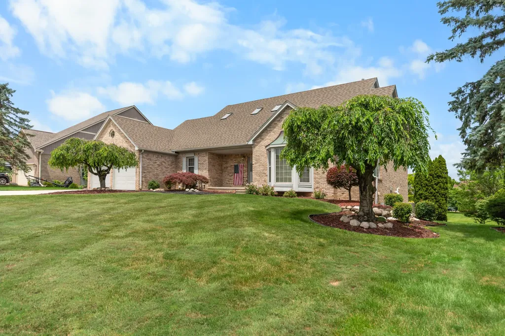37120 Turnburry Drive Livonia City MI 48152