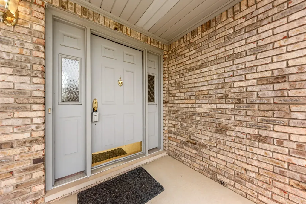 37120 Turnburry Drive Livonia City MI 48152