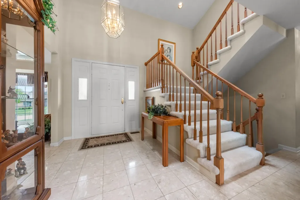 37120 Turnburry Drive Livonia City MI 48152