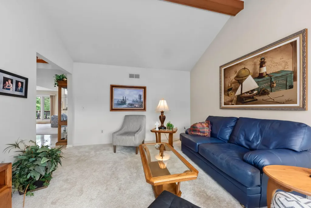 37120 Turnburry Drive Livonia City MI 48152
