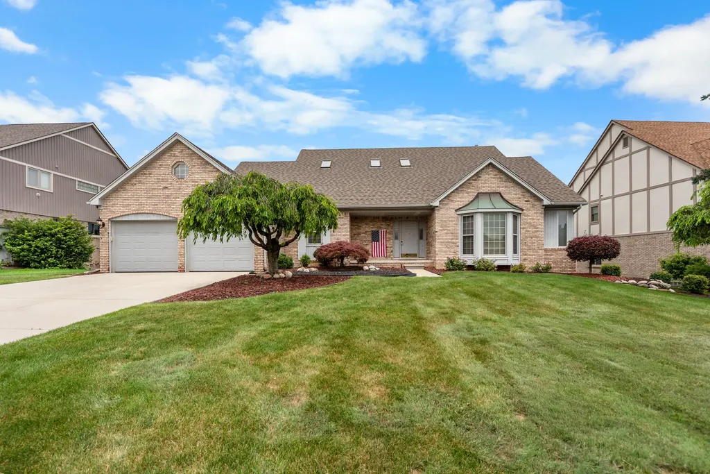37120 Turnburry Drive Livonia City MI 48152