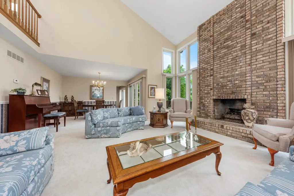 37120 Turnburry Drive Livonia City MI 48152