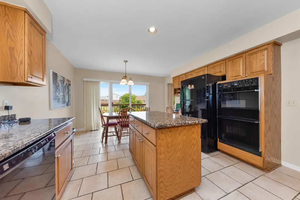 37120 Turnburry Drive Livonia City MI 48152