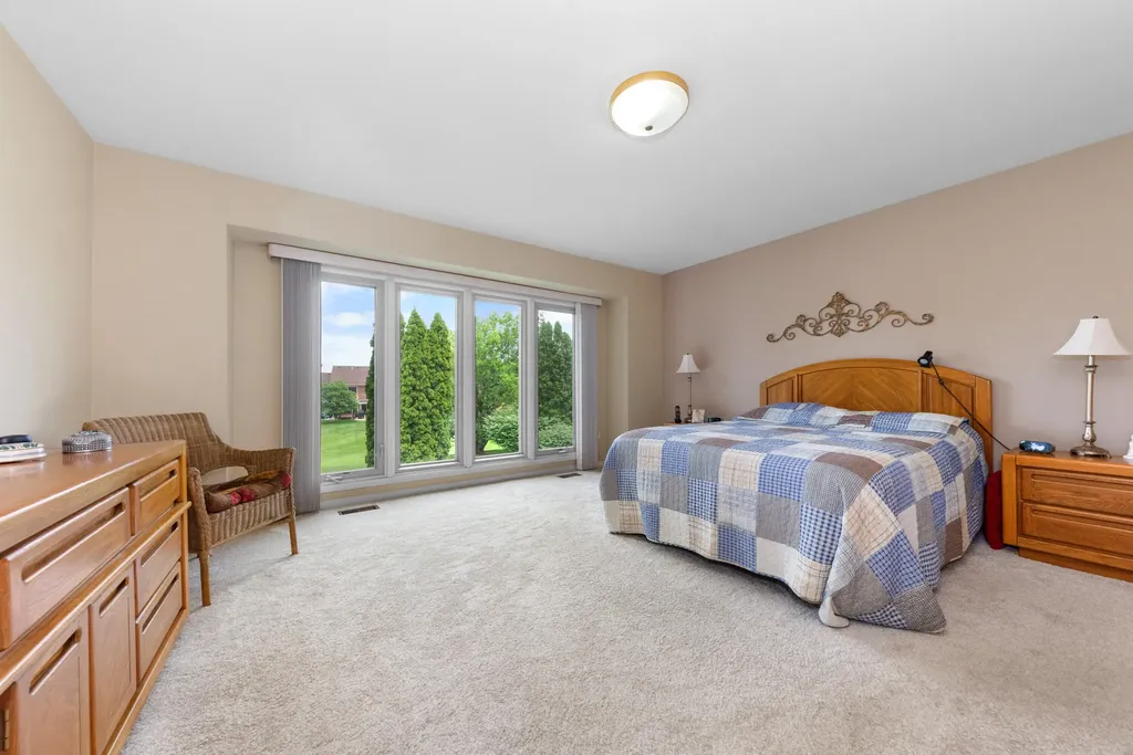 37120 Turnburry Drive Livonia City MI 48152