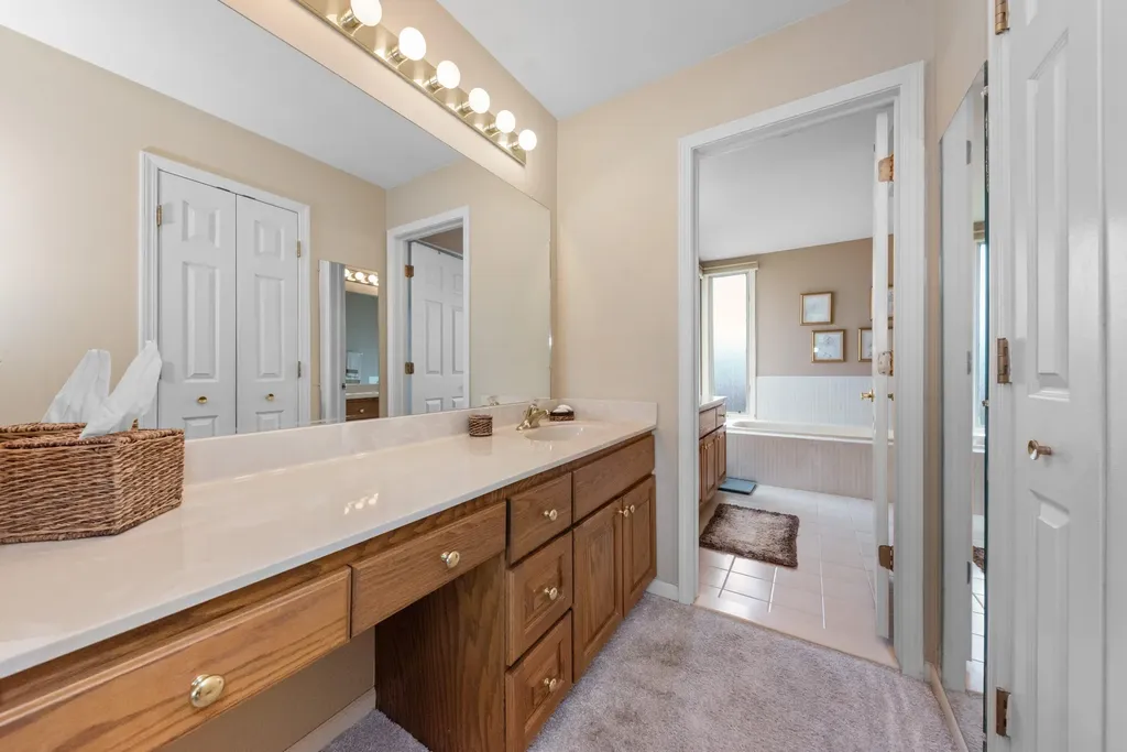 37120 Turnburry Drive Livonia City MI 48152