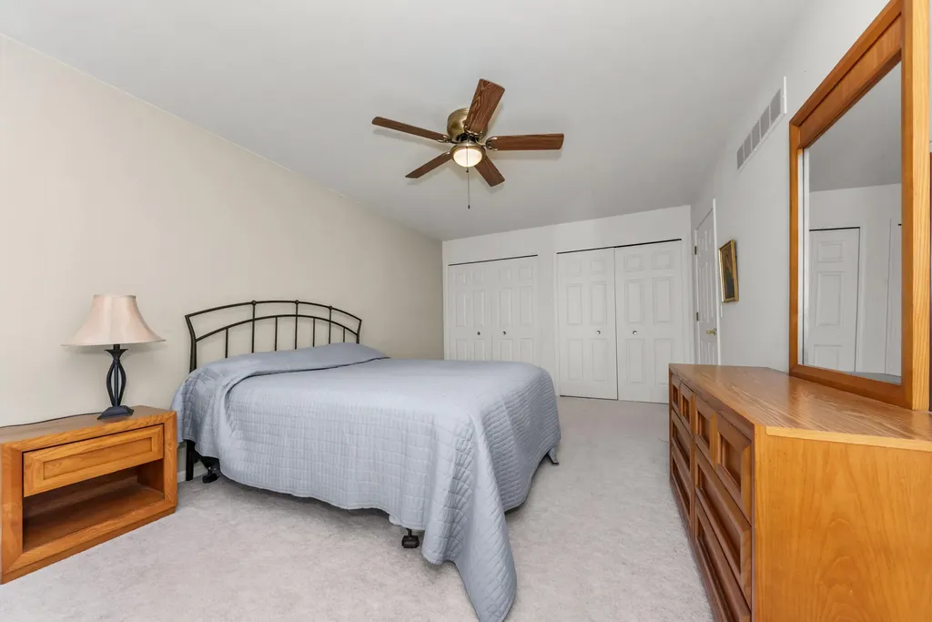 37120 Turnburry Drive Livonia City MI 48152