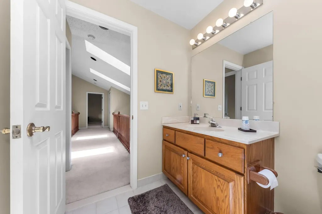 37120 Turnburry Drive Livonia City MI 48152