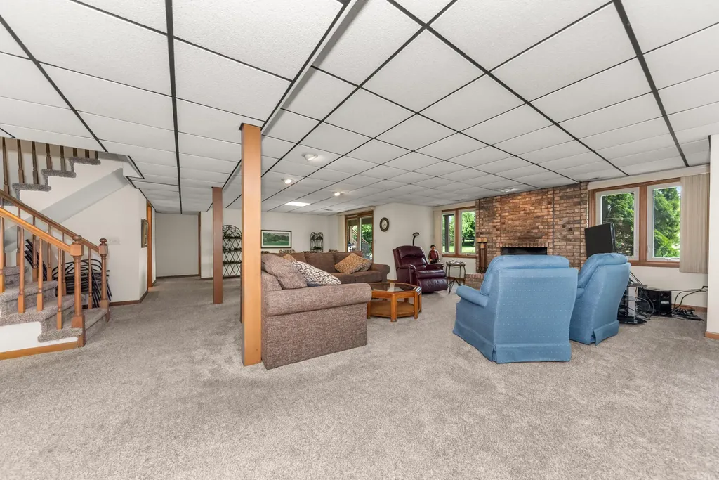 37120 Turnburry Drive Livonia City MI 48152