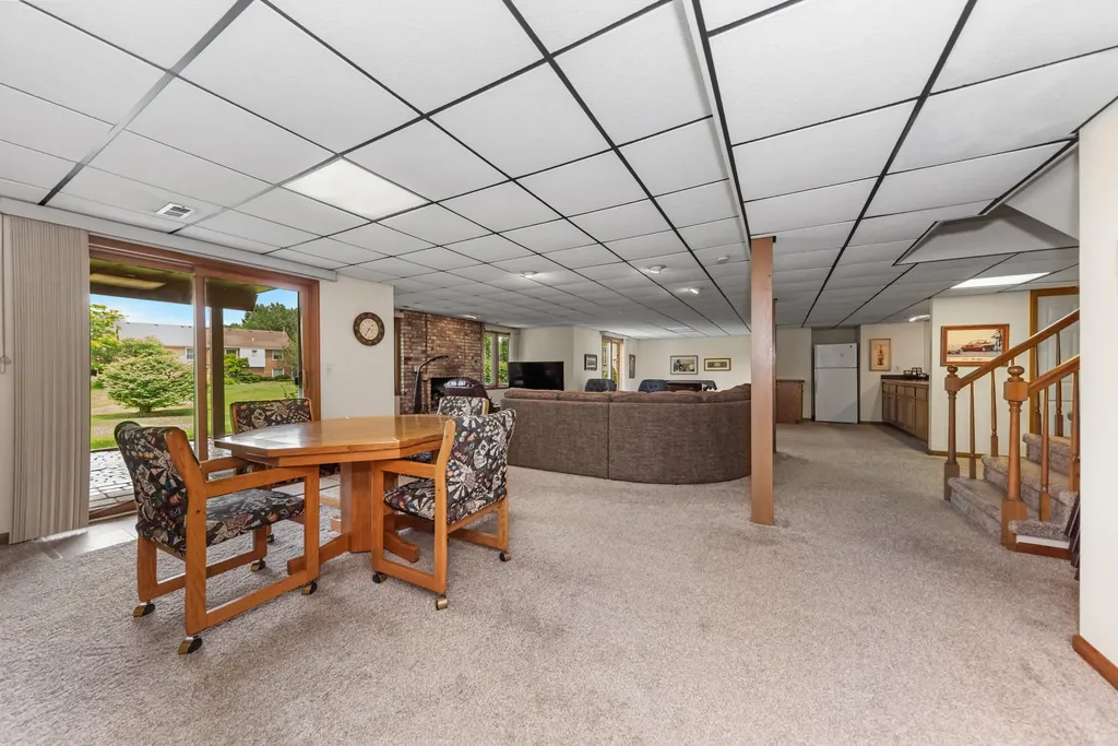 37120 Turnburry Drive Livonia City MI 48152