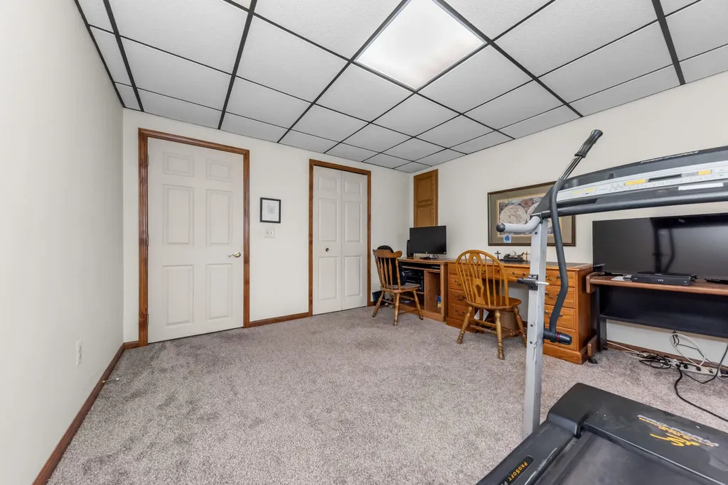 37120 Turnburry Drive Livonia City MI 48152