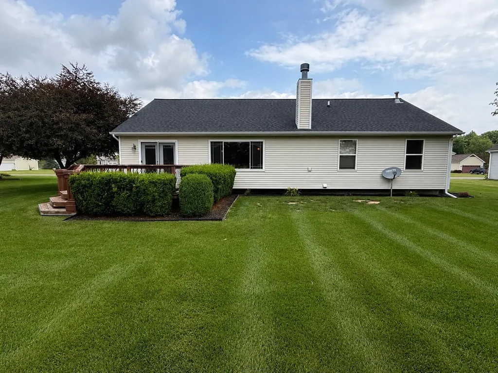 1478 Manistee Drive Grand Blanc Charter Township MI 48439