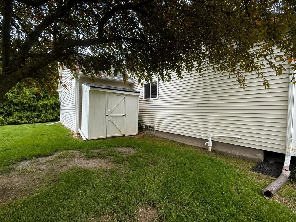 1478 Manistee Drive Grand Blanc Charter Township MI 48439