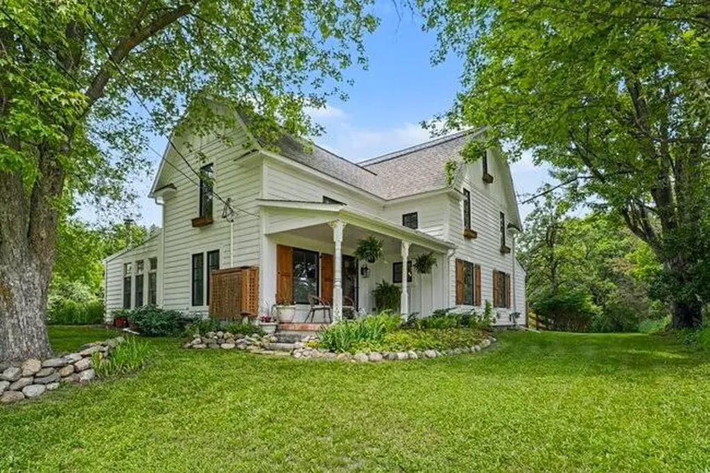 48 S Sashabaw Road Brandon Charter Township MI 48462