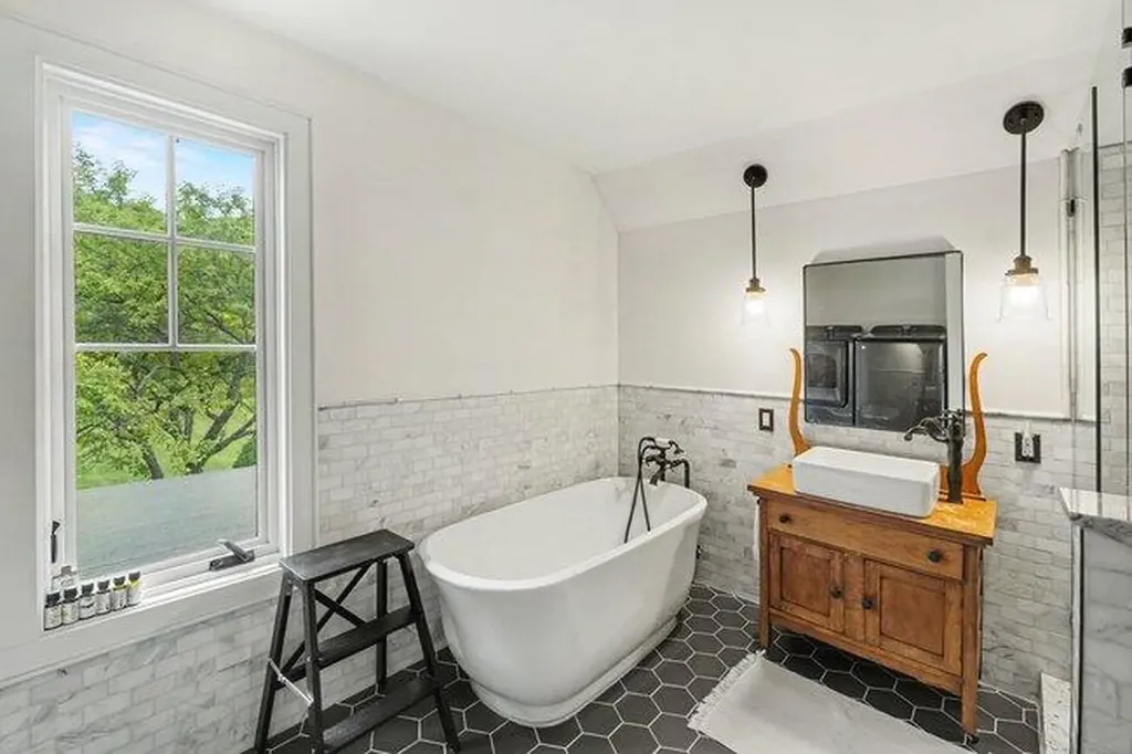 48 S Sashabaw Road Brandon Charter Township MI 48462