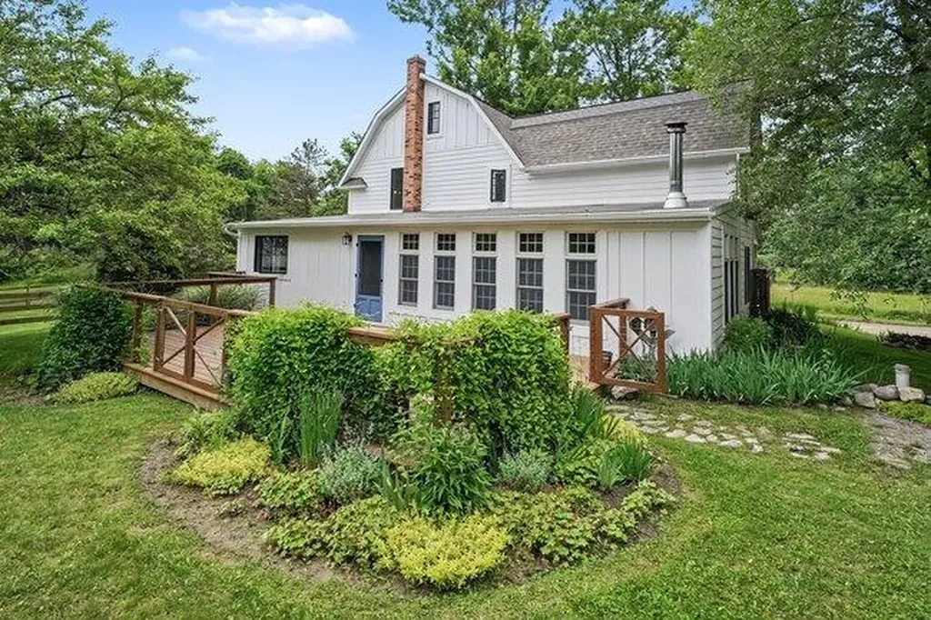 48 S Sashabaw Road Brandon Charter Township MI 48462