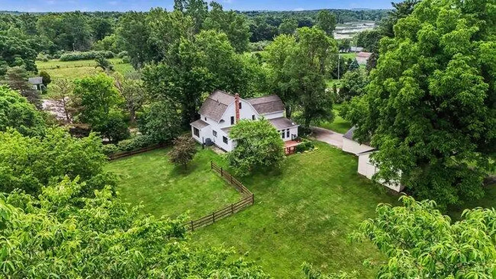 48 S Sashabaw Road Brandon Charter Township MI 48462